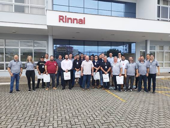 Visita da ECAL com parceiros da Rinnai, na fábrica de Mogi das Cruzes. A Rinnai que é líder em vendas de aquecedores de passagem a gás, apresenta uma ampla linha de produtos e conta com revendedores, assistências técnicas e sistemistas credenciados em diversas localidades do Brasil.59-3677 ou (11) 2076-3344.